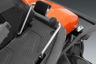 Rider 300-series - pedal-operated hydrostatic transmission 29s 16:9 MASTER